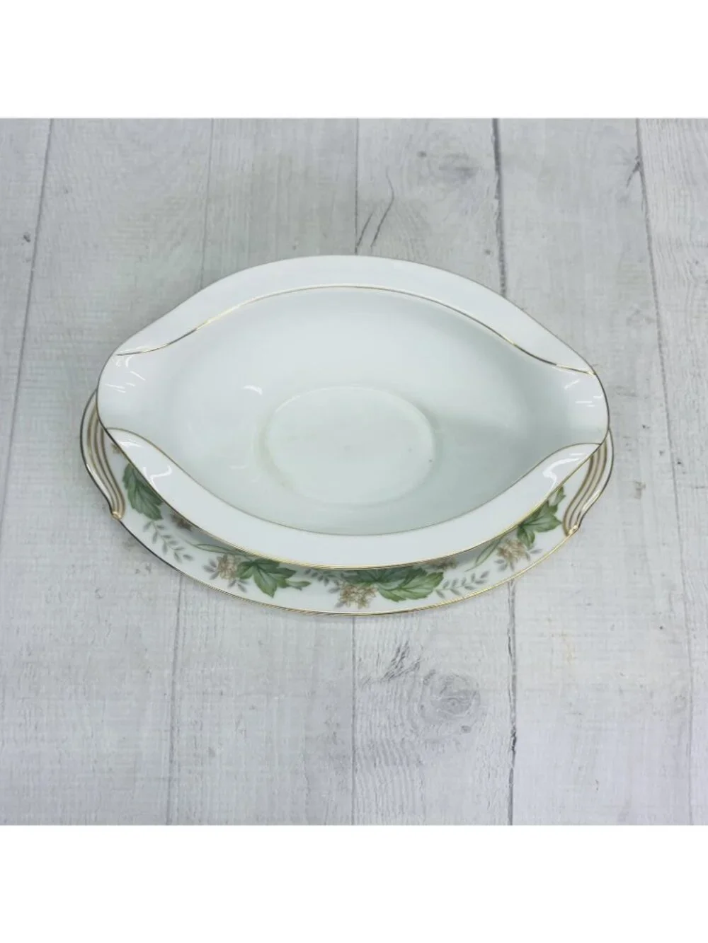 MCM Noritake DAPHNE 5312 Tan White Flower Gravy Boat With Attached Under Plate